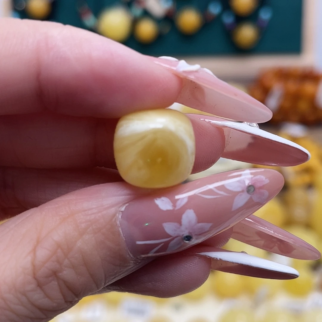 蜜蜡未镶嵌珠宝奇石12.8*11.8mm瑕