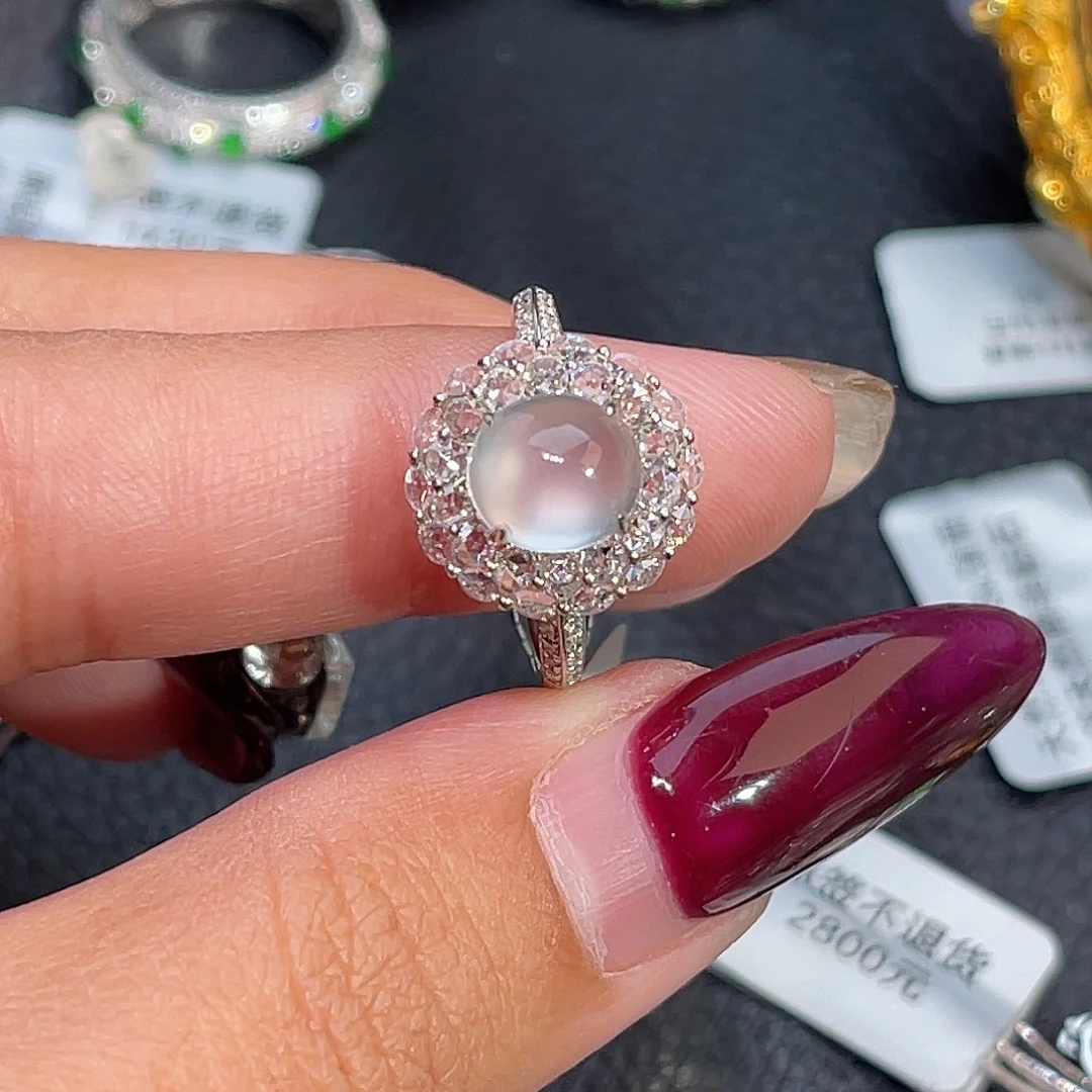 翡翠18K金镶嵌戒指蛋面