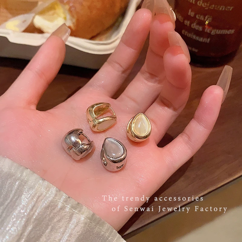 黄铜陶瓷耳饰 韩系透亮水滴耳扣女百搭小众高级感双面耳环独特秋