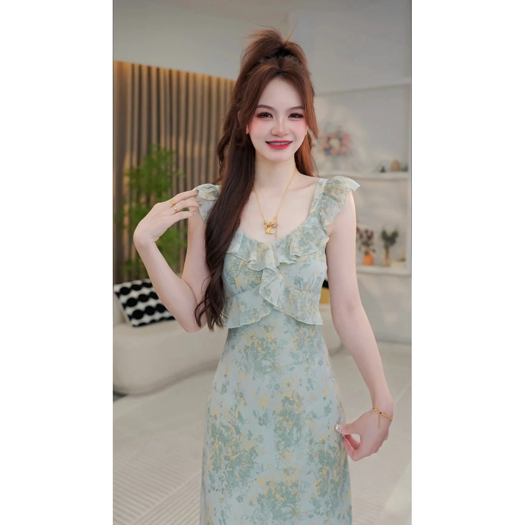 法式碎花吊带气质子女夏季2025新款绝美超好看海边度假沙滩长裙