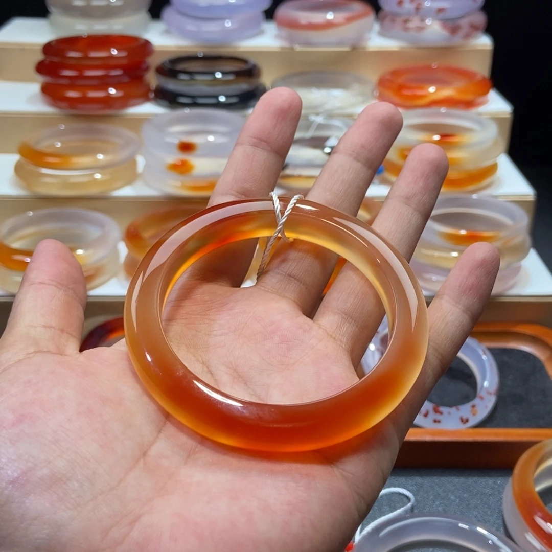 X***c玛瑙/玉髓手镯未镶嵌