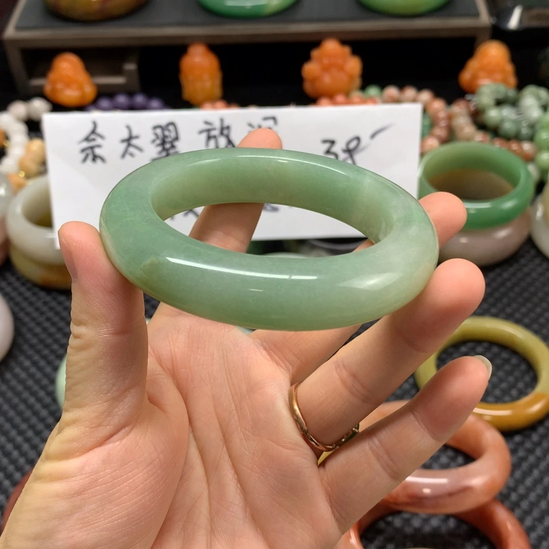 手镯石英质玉未镶嵌56+