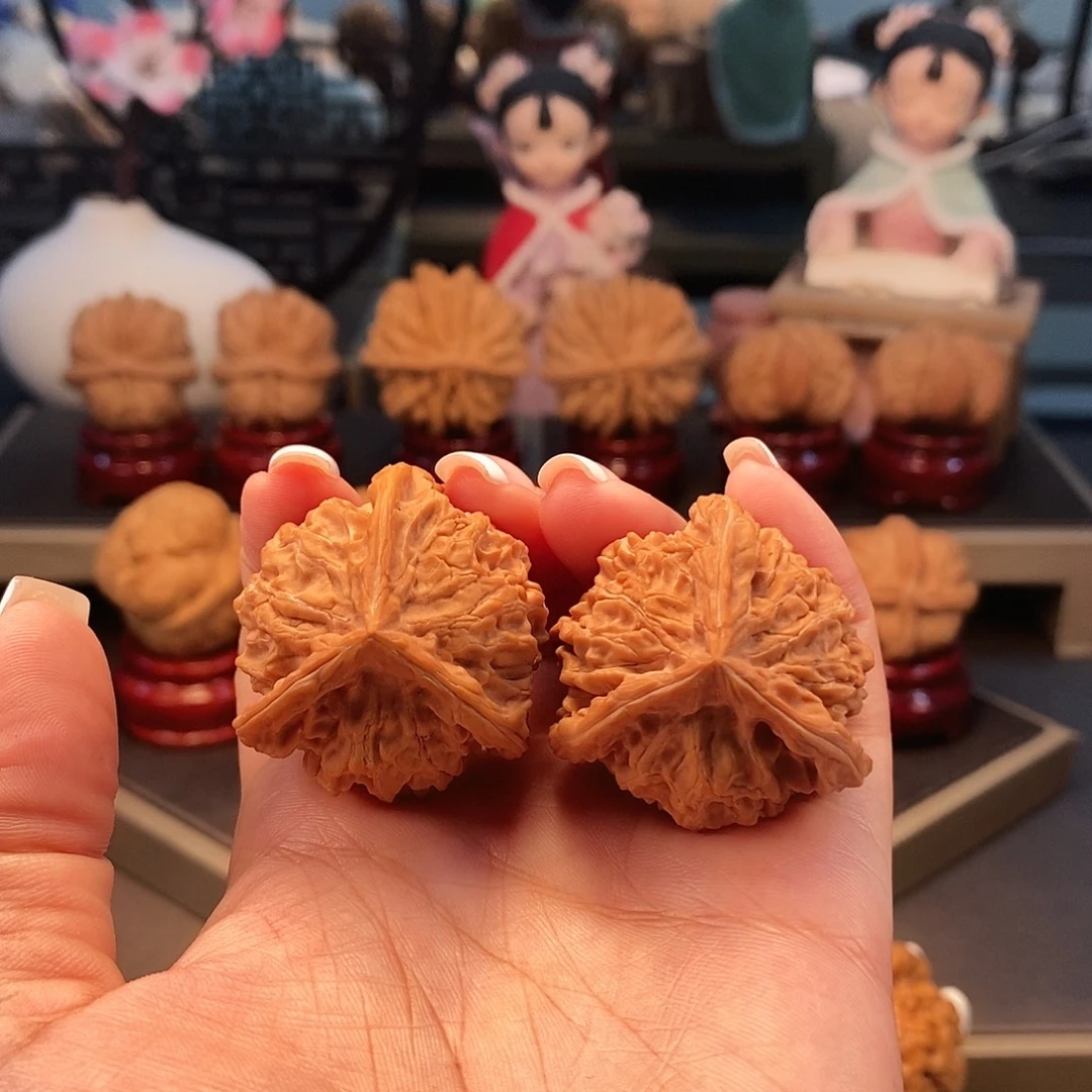 兔****把件文玩核桃36盘山三棱