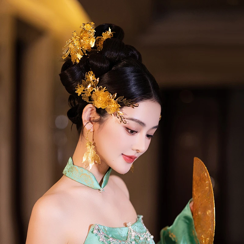 合金婚庆饰品 中式新娘金色精致花朵头饰手工扇套装古风发饰MT075