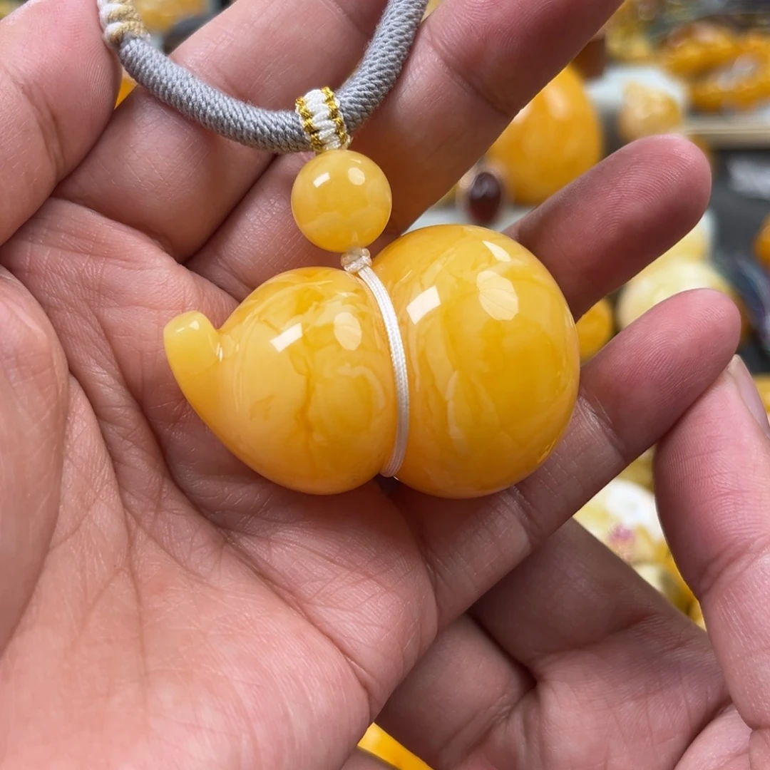 蜜蜡未镶嵌珠宝奇石