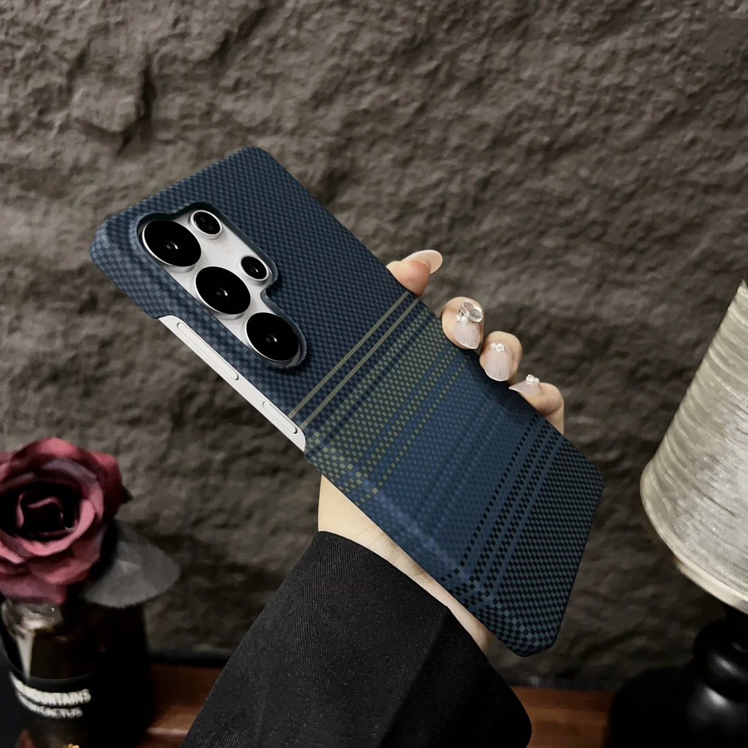 适用三星S25Ultra碳纤维纹理手机壳磁吸三星S24半包超薄PC保护套