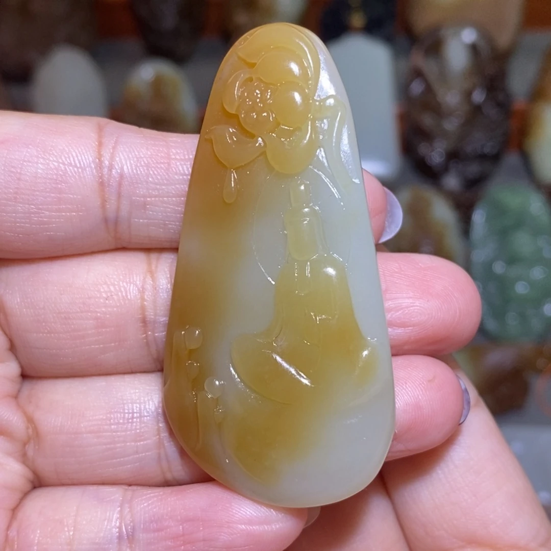 颈饰未镶嵌和田玉（糖玉）