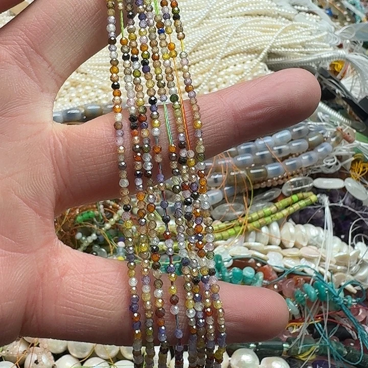 玛瑙/玉髓未镶嵌珠宝半成品一条2mm彩锆石