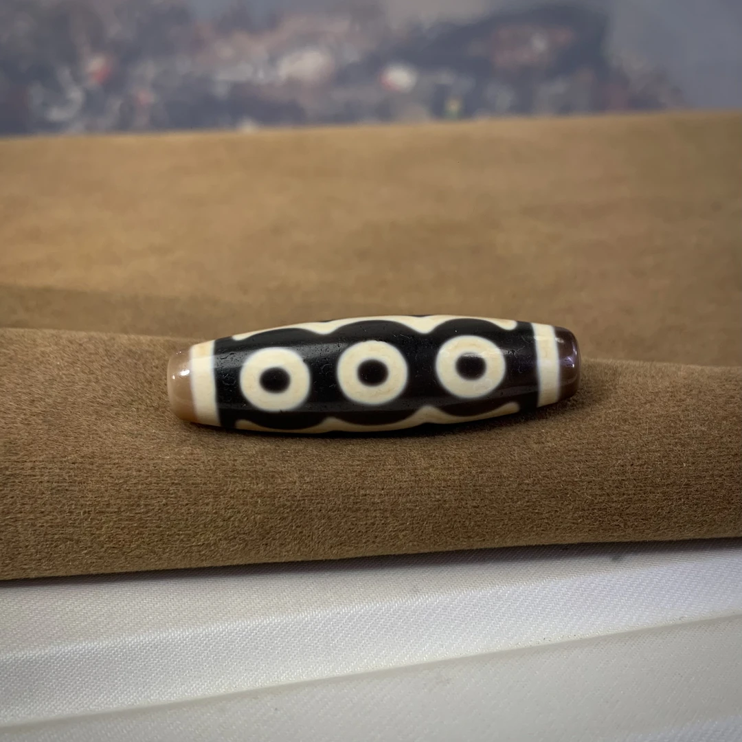 聚缘精品五眼 玛瑙材质 质感油润 线条扎实45x12.6