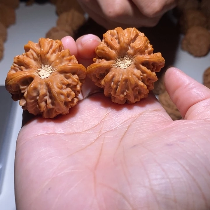 每***醒文玩核桃吊坠龙门涧
