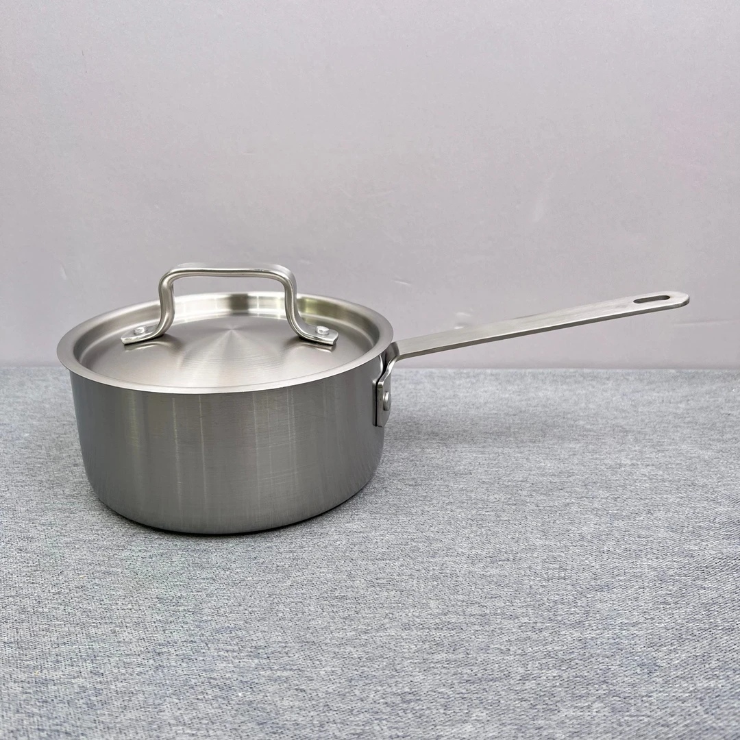 K-011 库存单柄奶锅 16*8CM 带盖重约0.95KG