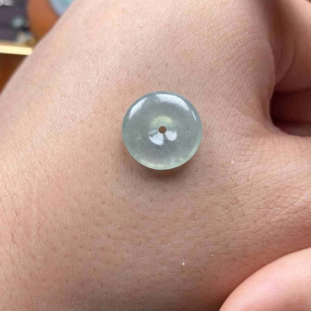 翡翠颈饰未镶嵌如果