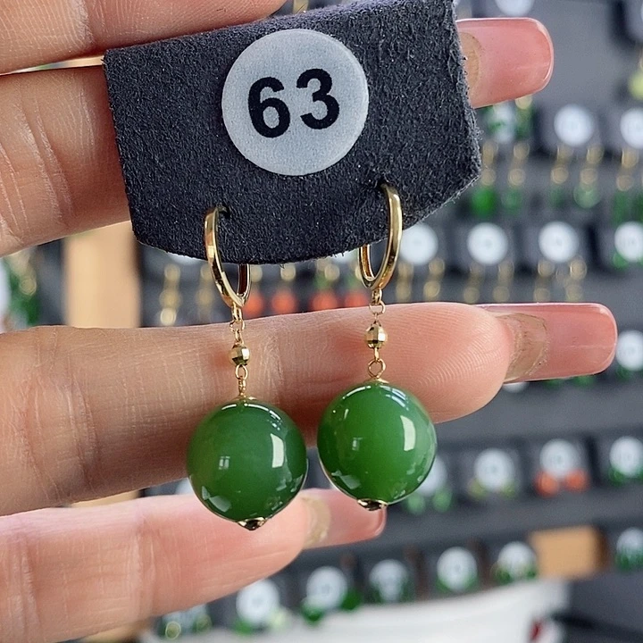 和田玉18K金镶嵌耳饰