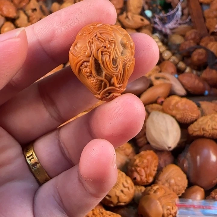 吊坠橄榄核c111关公