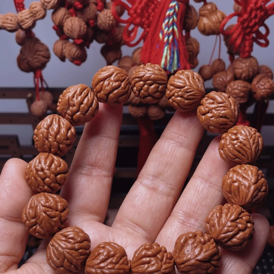 木质类龙纹桃枭手串