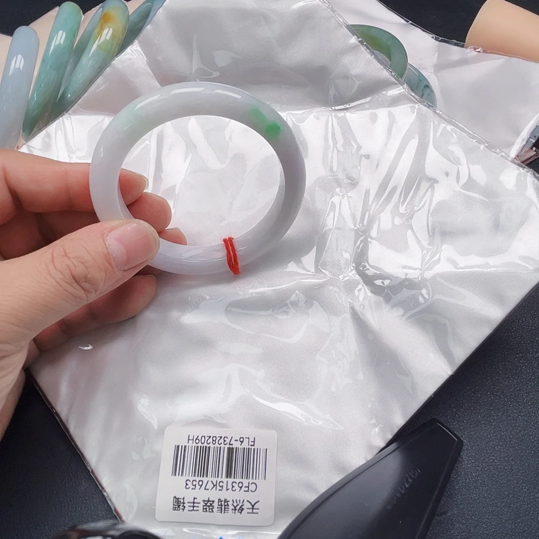 翡翠未镶嵌手镯手镯
