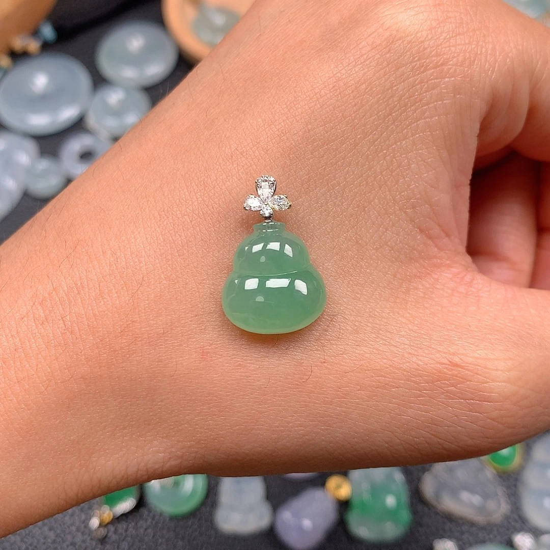 吊坠(赠链)18K金镶嵌翡翠