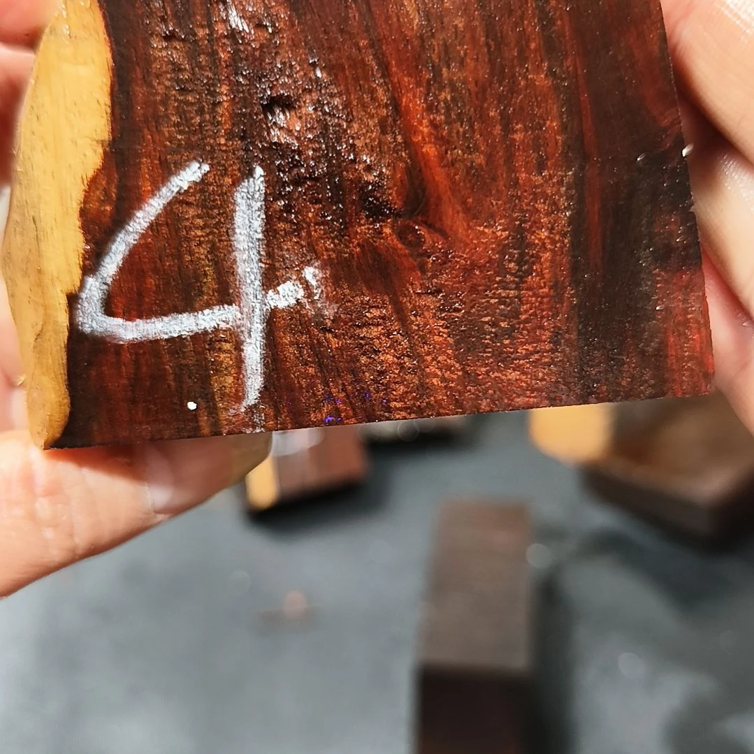 龍***人红酸枝木类大红酸枝木料