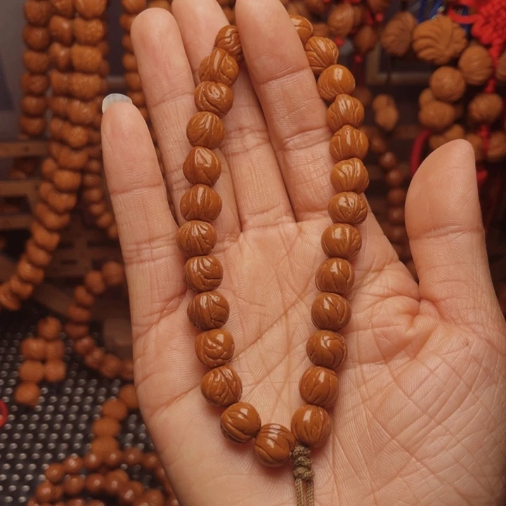 木质类龙纹桃枭挂件