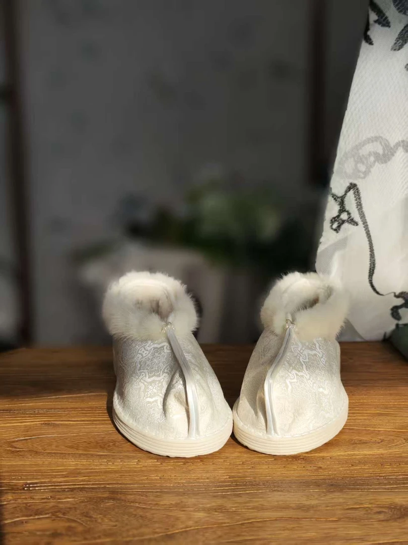 【闲日集】白色定胜纹·桑蚕丝  羊皮毛一体手纳千层底布鞋