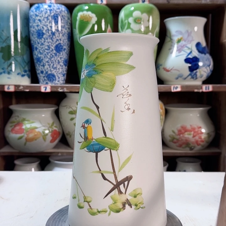 瓶宝塔哑光白荷花鸟新款我陶瓷