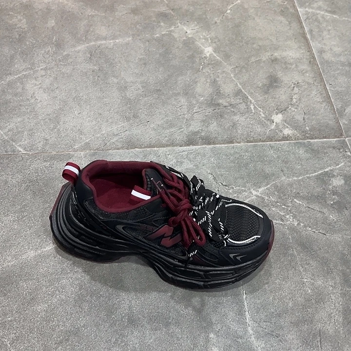 437447952黑色41码