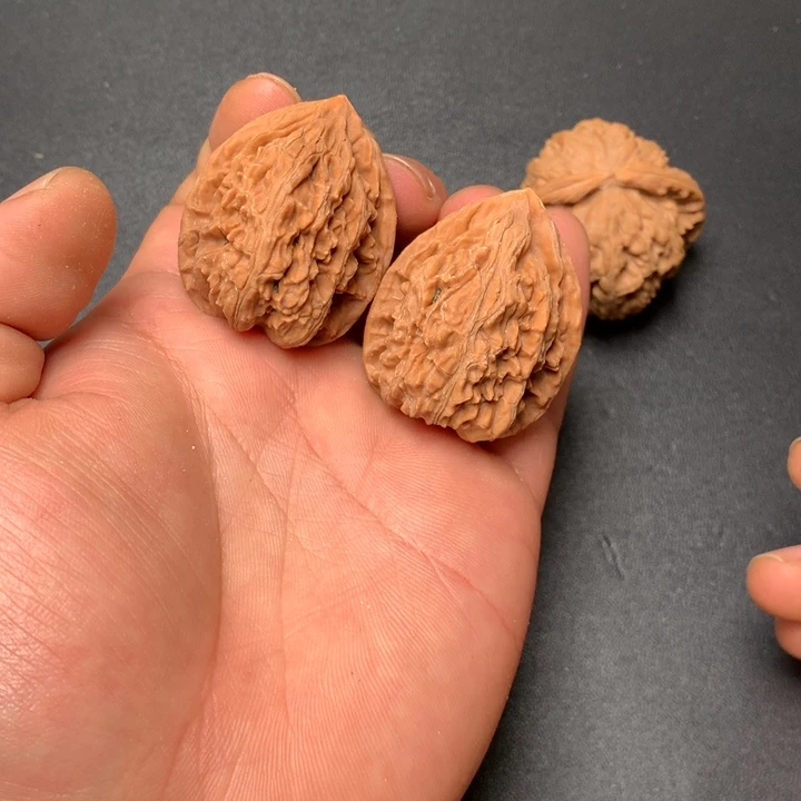 文玩核桃把件34文山29