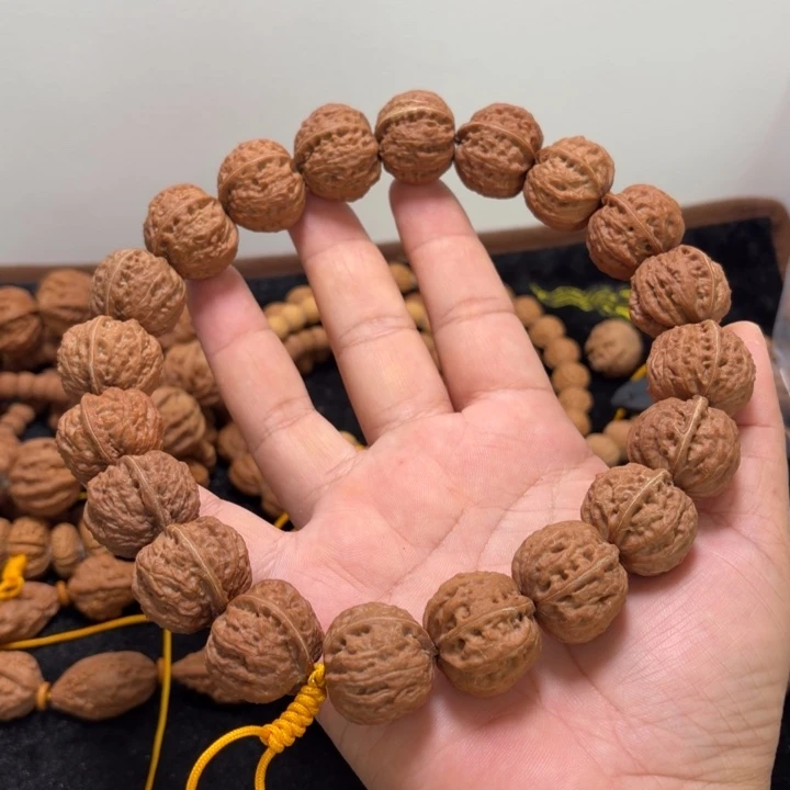 甜***筒吊坠文玩核桃粗筋麻花手持18+2