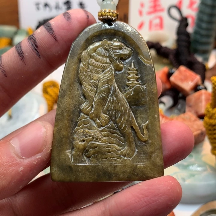 翡翠未镶嵌颈饰保真天然a货翡翠