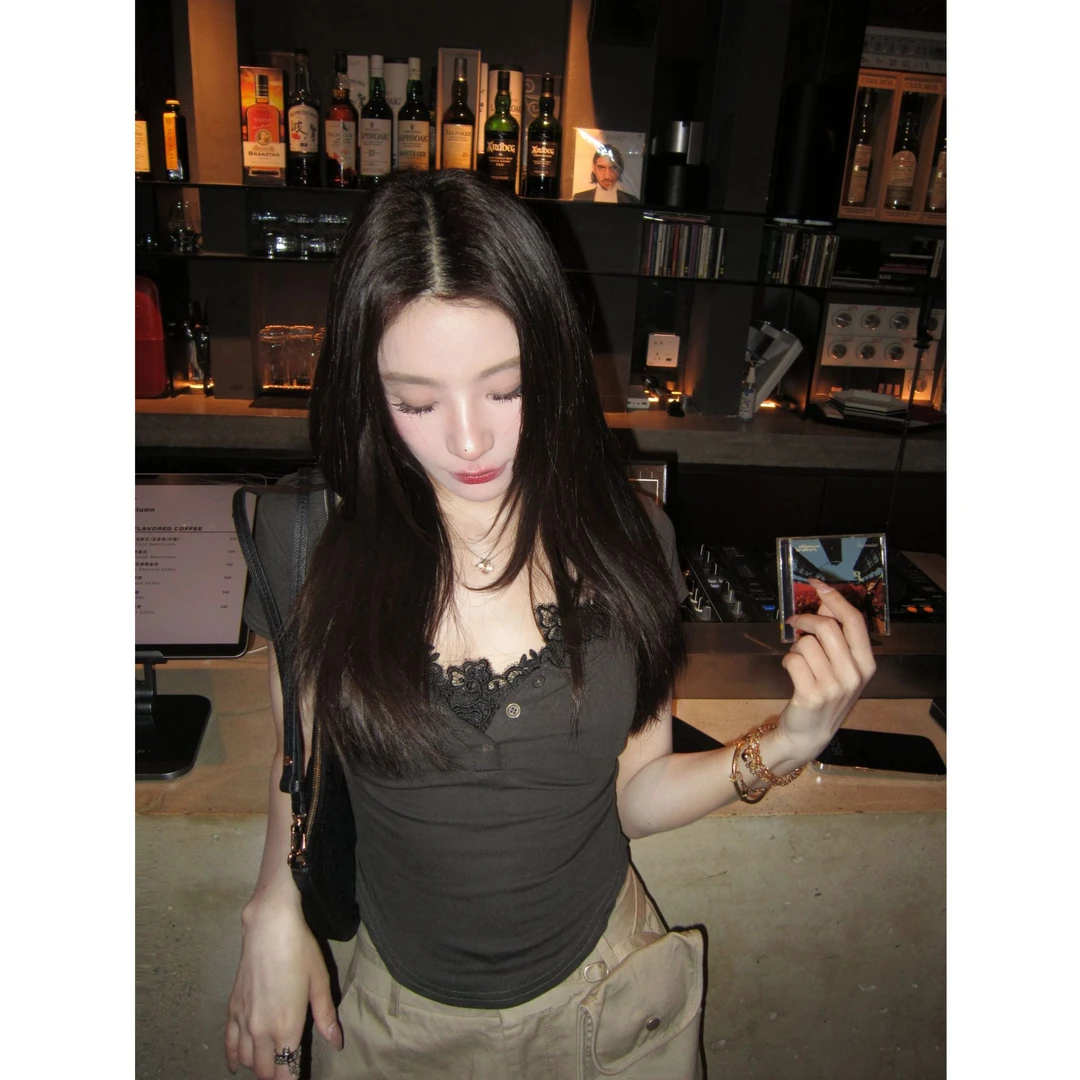 【真两件】文雅说纯欲辣妹蕾丝边抹胸打底短款修身T恤两件套女