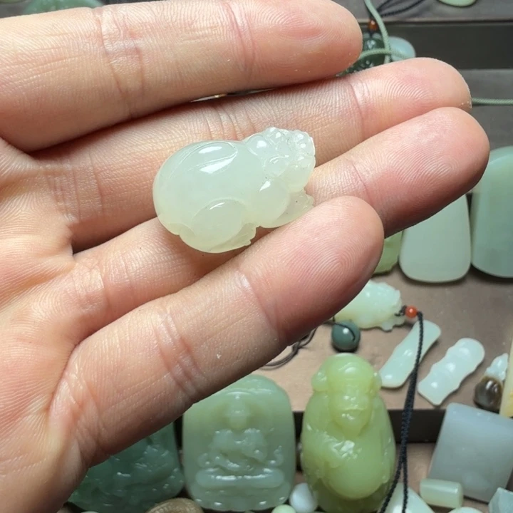 和田玉未镶嵌颈饰