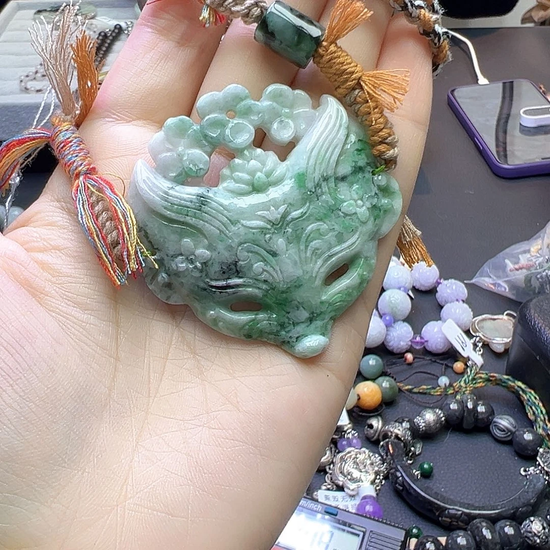 翡翠未镶嵌颈饰99