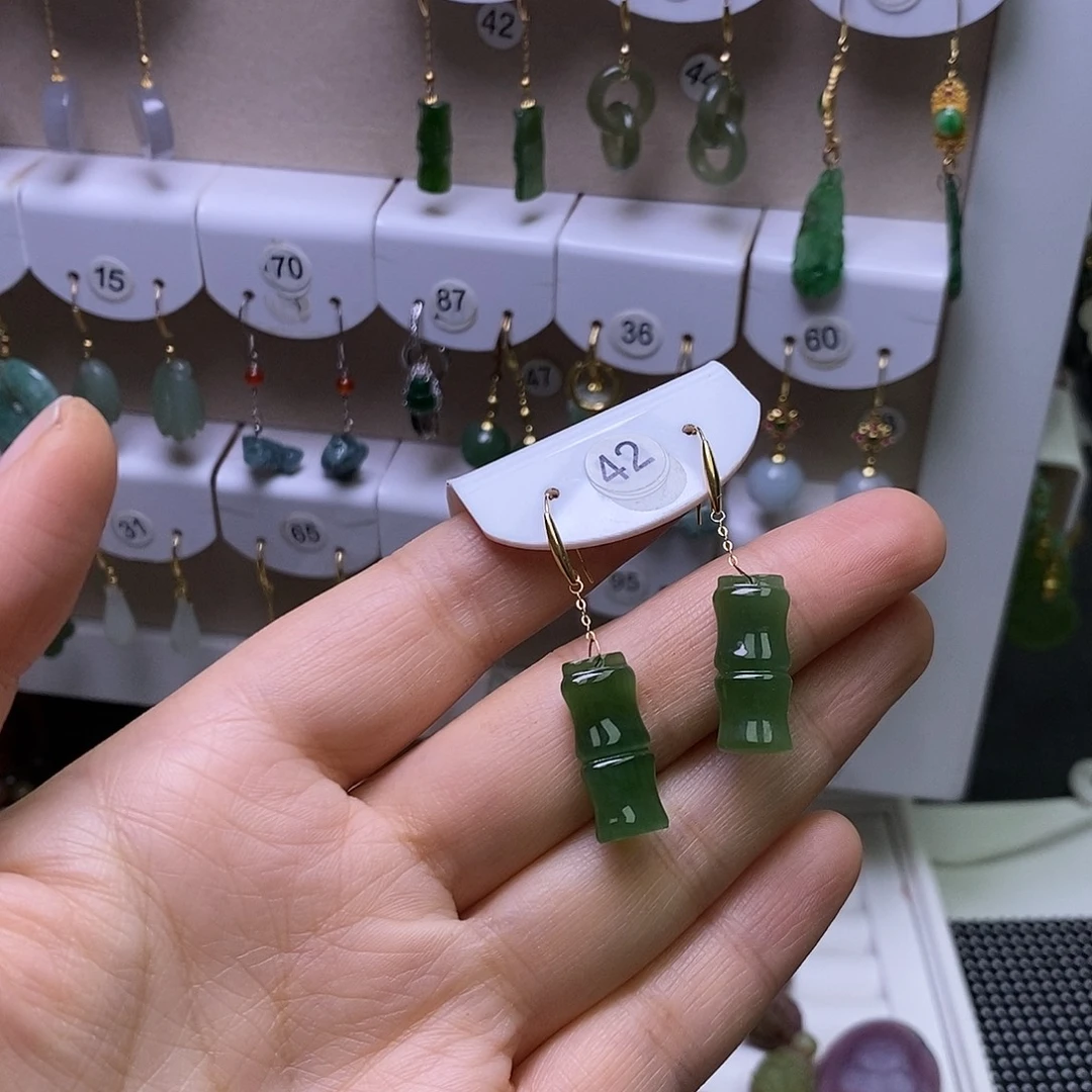 和田玉18K金镶嵌耳饰