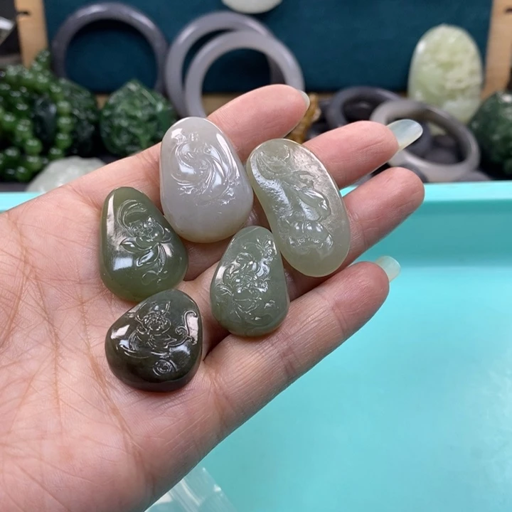 和田玉颈饰未镶嵌一**洋