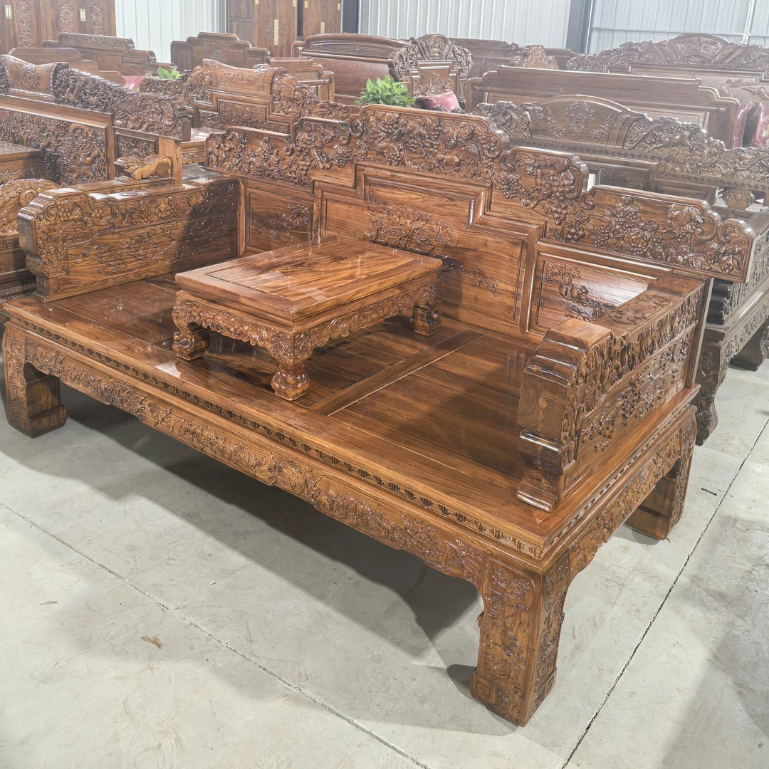 老榆木硕果累累罗汉床，全榆榫卯结构，长度2米宽度1米，扶手10公分