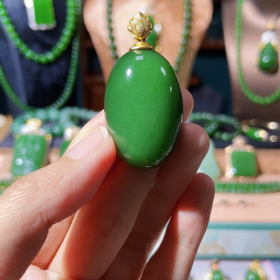 和田玉（碧玉）18K金镶嵌颈饰