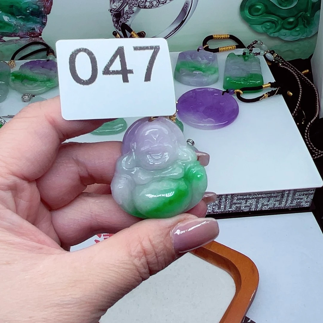 翡翠未镶嵌吊坠(赠链)