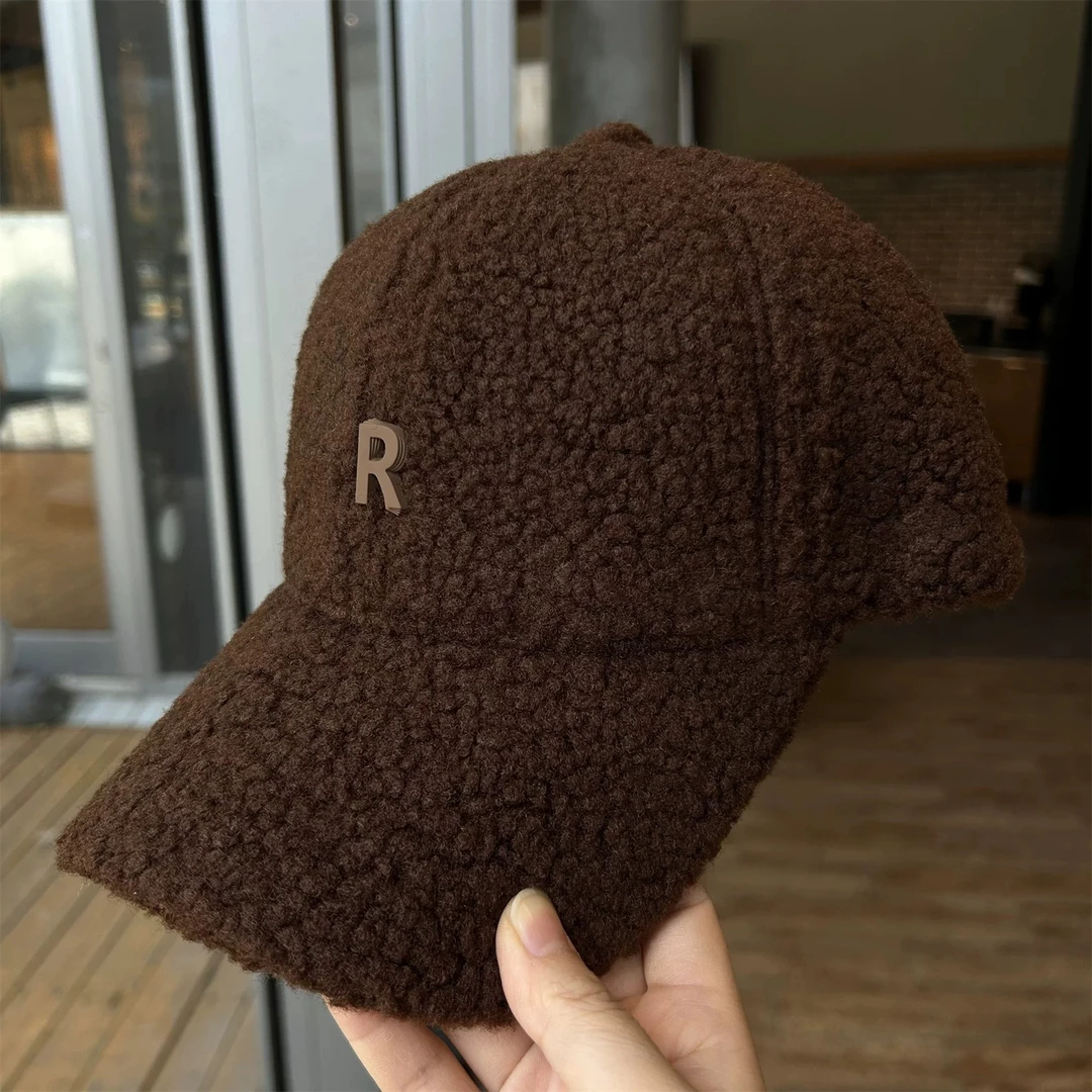 新款字母羊羔毛棒球帽子女秋冬季休闲百搭保暖时尚显脸小鸭舌帽