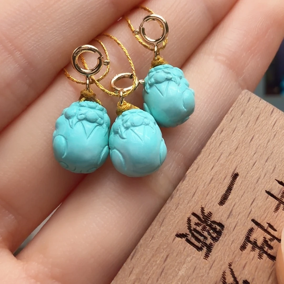 绿松石未镶嵌颈饰