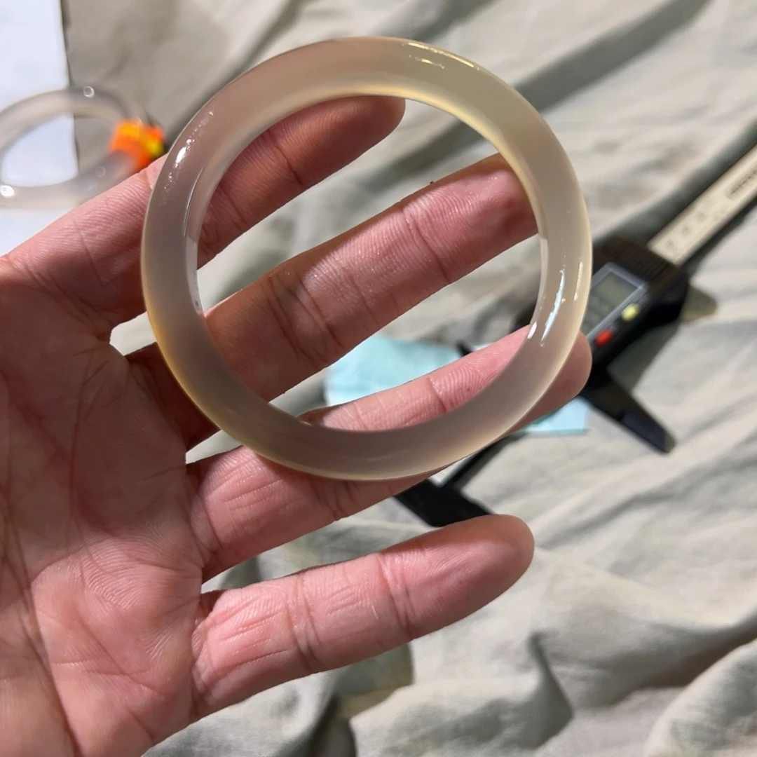 玛瑙/玉髓手镯未镶嵌咸*?