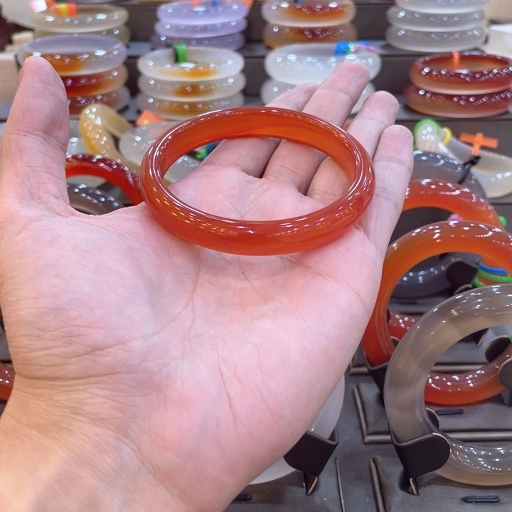 玛瑙/玉髓手镯未镶嵌