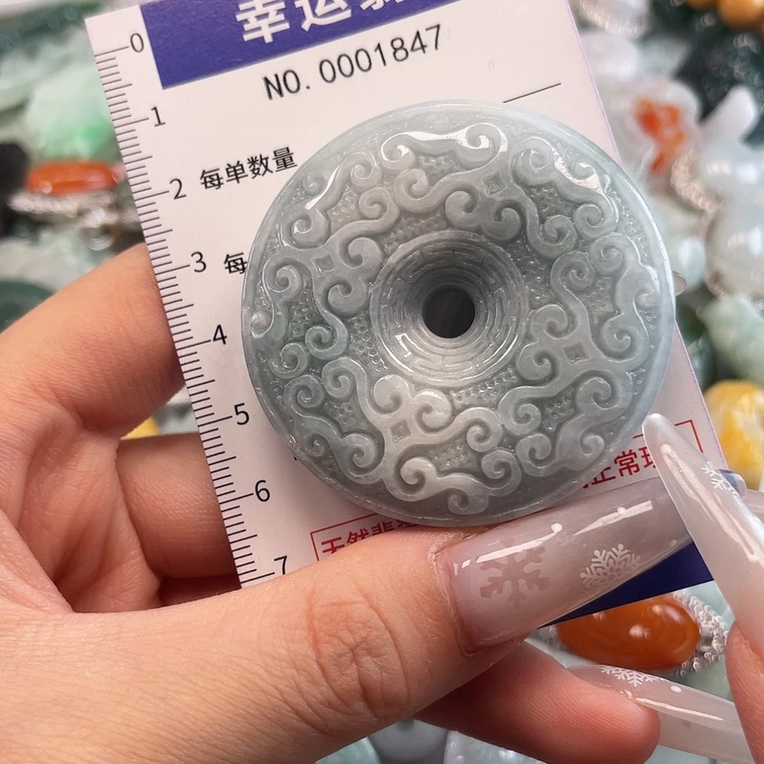 翡翠未镶嵌颈饰hhh