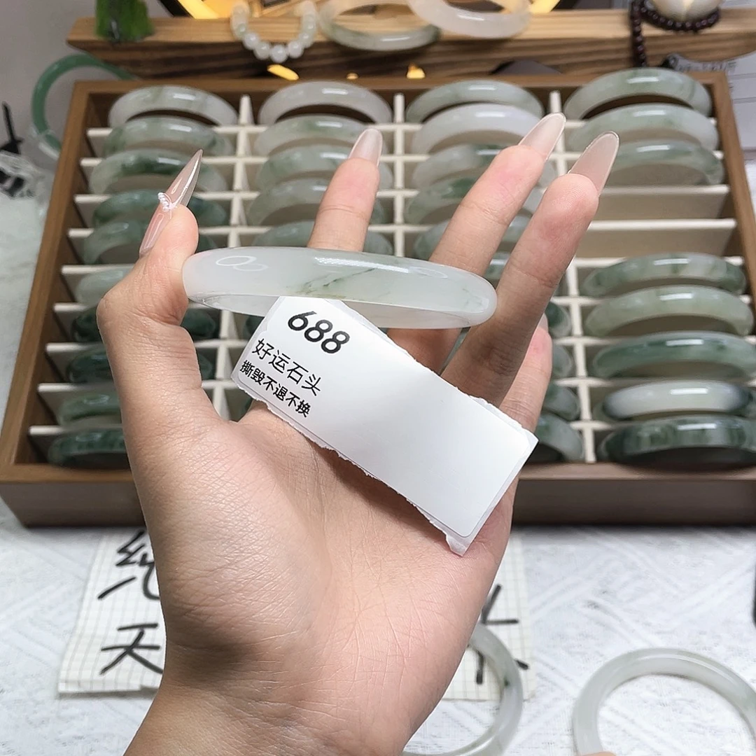 石英质玉未镶嵌手镯688