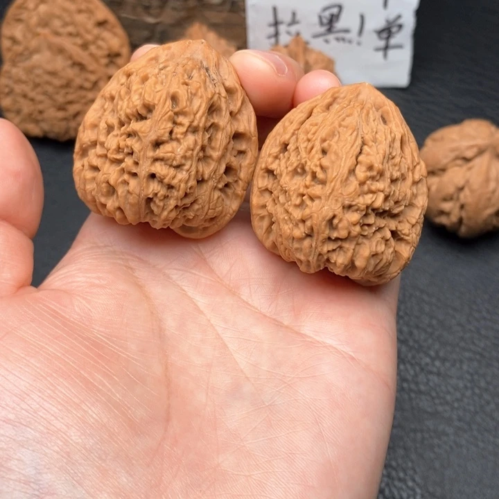 桃核把件全品37.8南疆