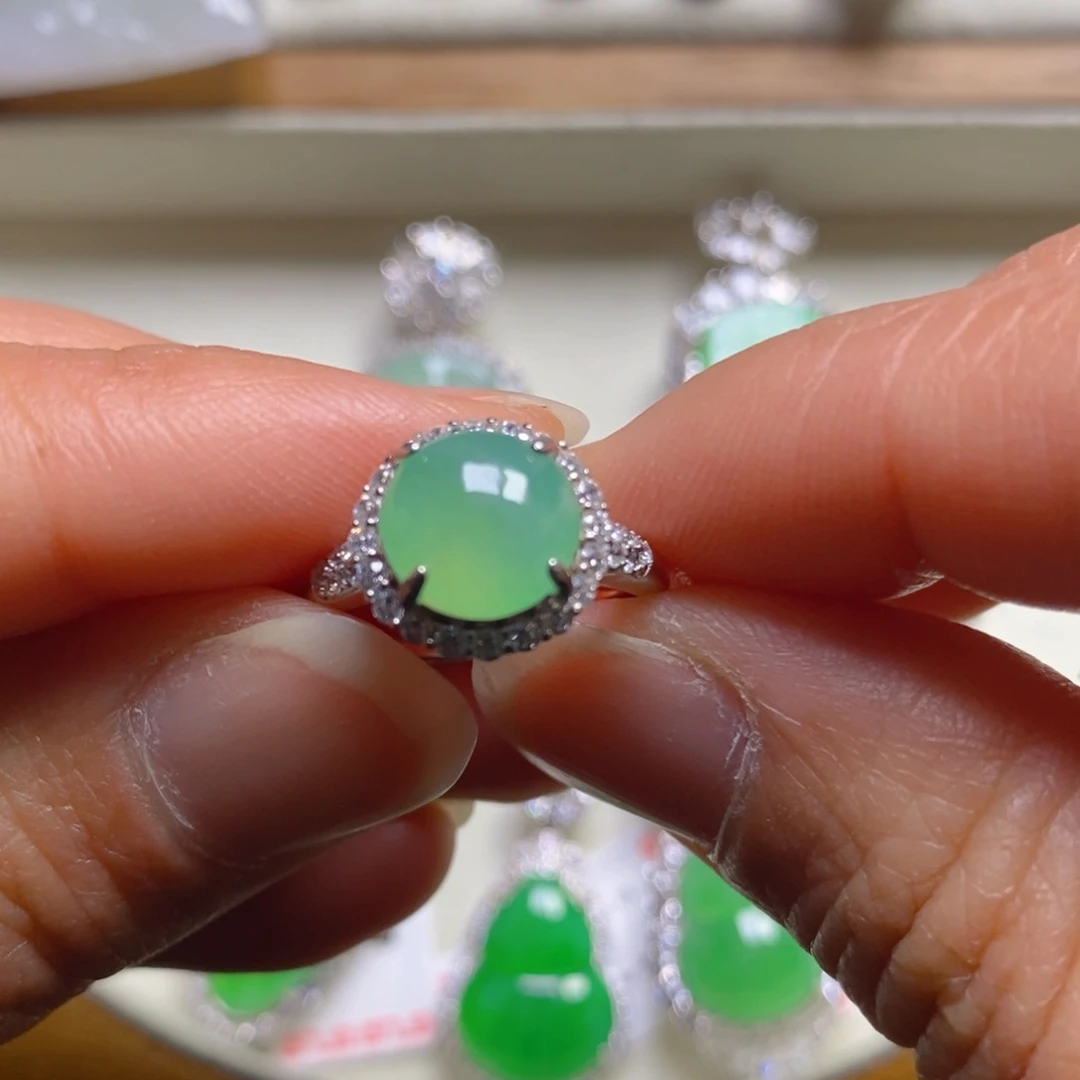 翡翠颈饰银S925镶嵌女戒