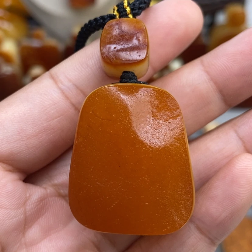 【闪购商品】琥珀颈饰未镶嵌