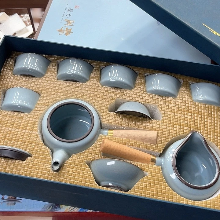 孤品茶具套装等。