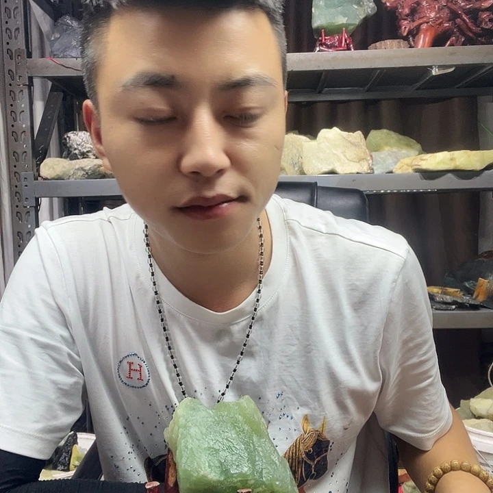 只***意未镶嵌蛇纹石玉珠宝奇石12