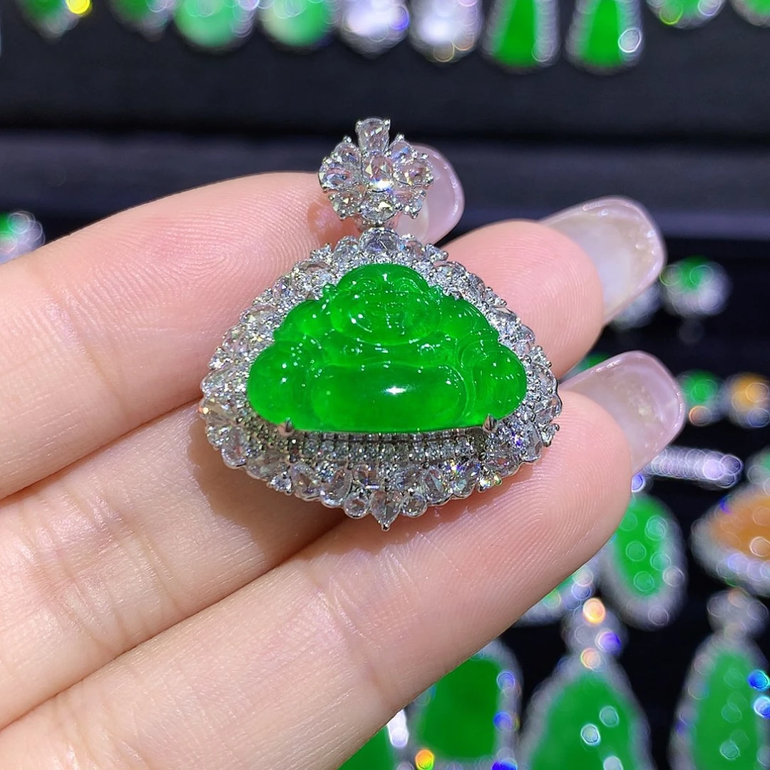 翡翠18K金镶嵌颈饰高冰波满绿起光