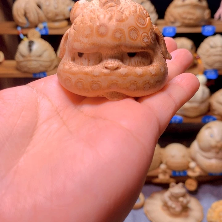 竹P****竹根雕精工穷奇手把件